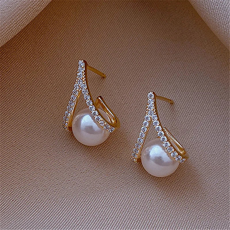 Women's Pearl and Zirconia Earring