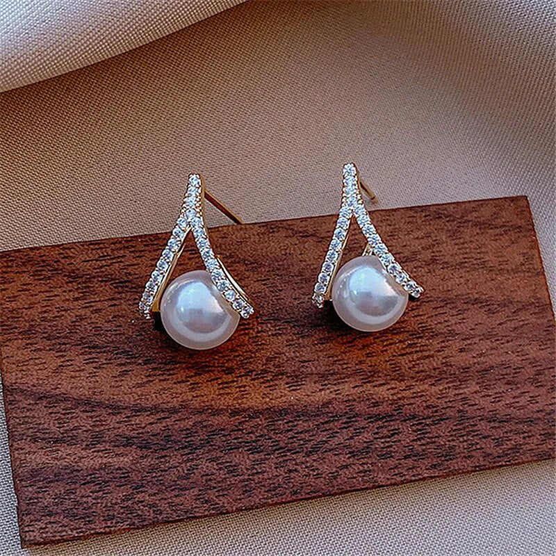 Women's Pearl and Zirconia Earring