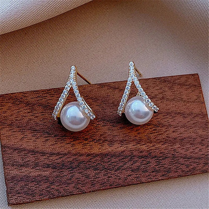 Women's Pearl and Zirconia Earring