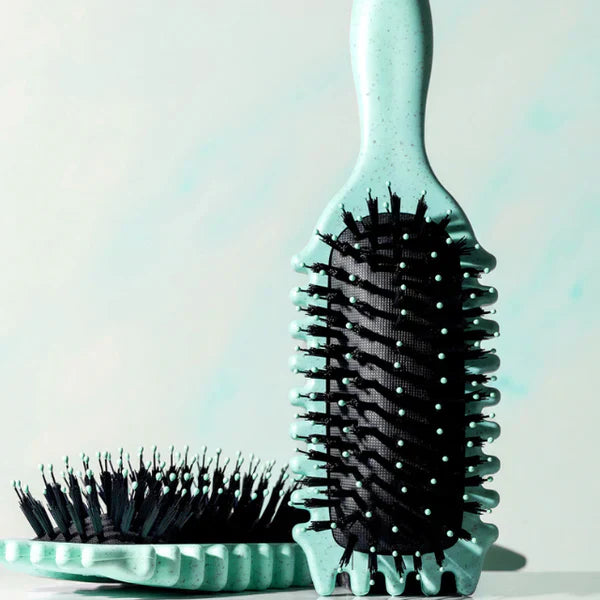 Curl Defining Detangling Hair Brush