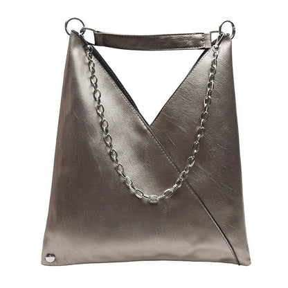 Fashion bag with chain